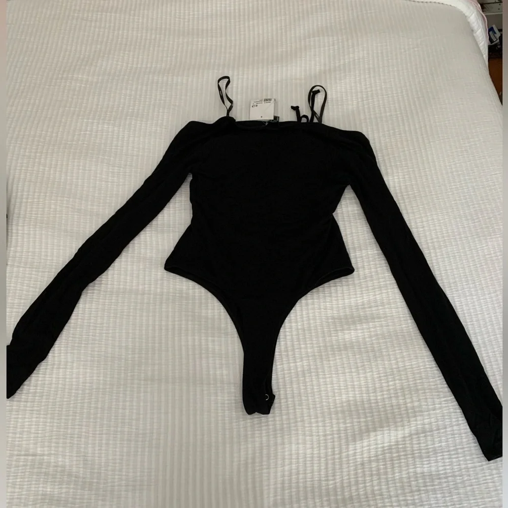 Cutout halter bodysuit in black - Picture 10 of 13
